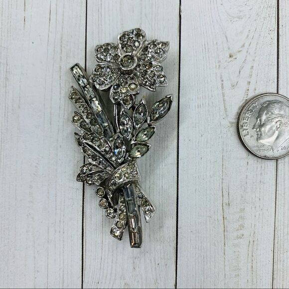 Silver Rhinestone Floral Brooch - Picture 2 of 3